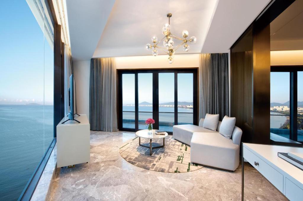 Rock Platinum Sea View Hotel Sanya Exterior photo