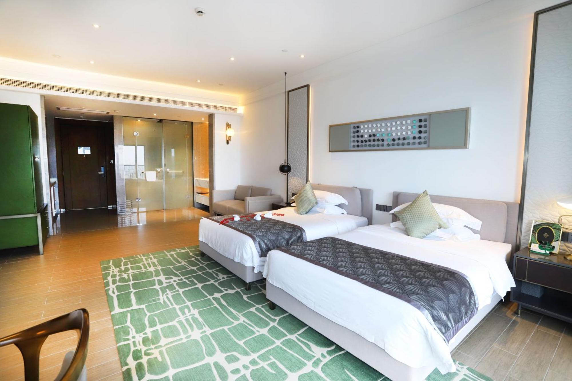 Rock Platinum Sea View Hotel Sanya Exterior photo