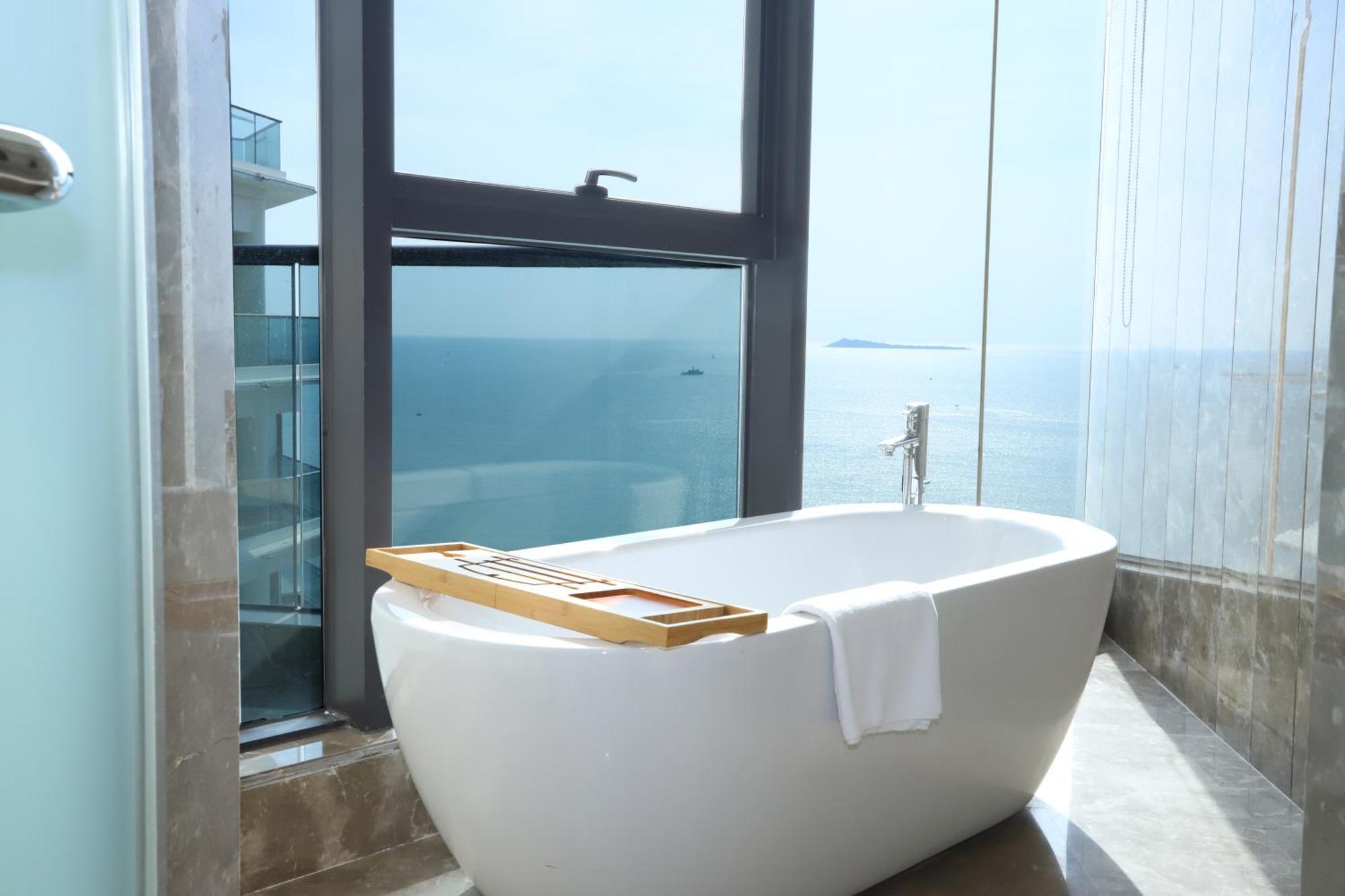 Rock Platinum Sea View Hotel Sanya Exterior photo