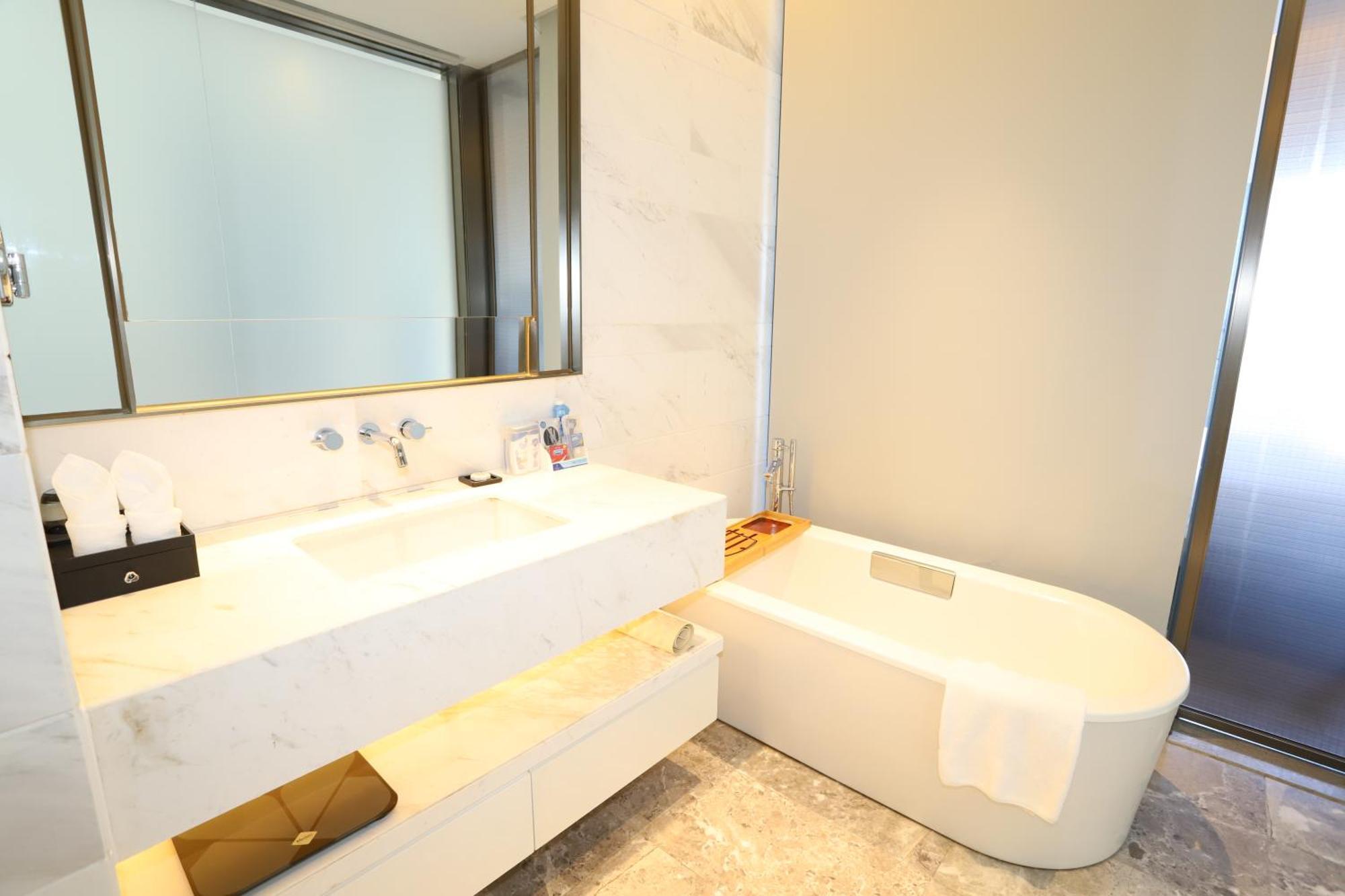 Rock Platinum Sea View Hotel Sanya Exterior photo