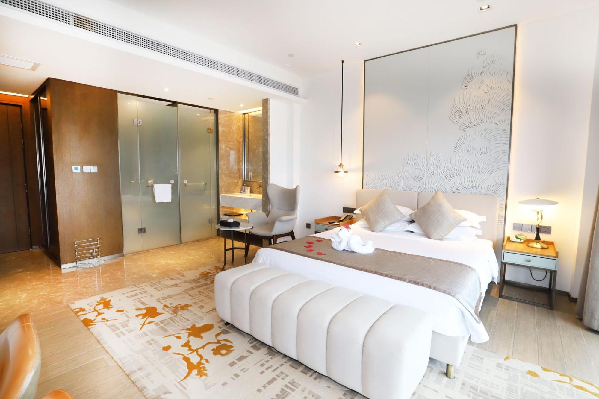 Rock Platinum Sea View Hotel Sanya Exterior photo