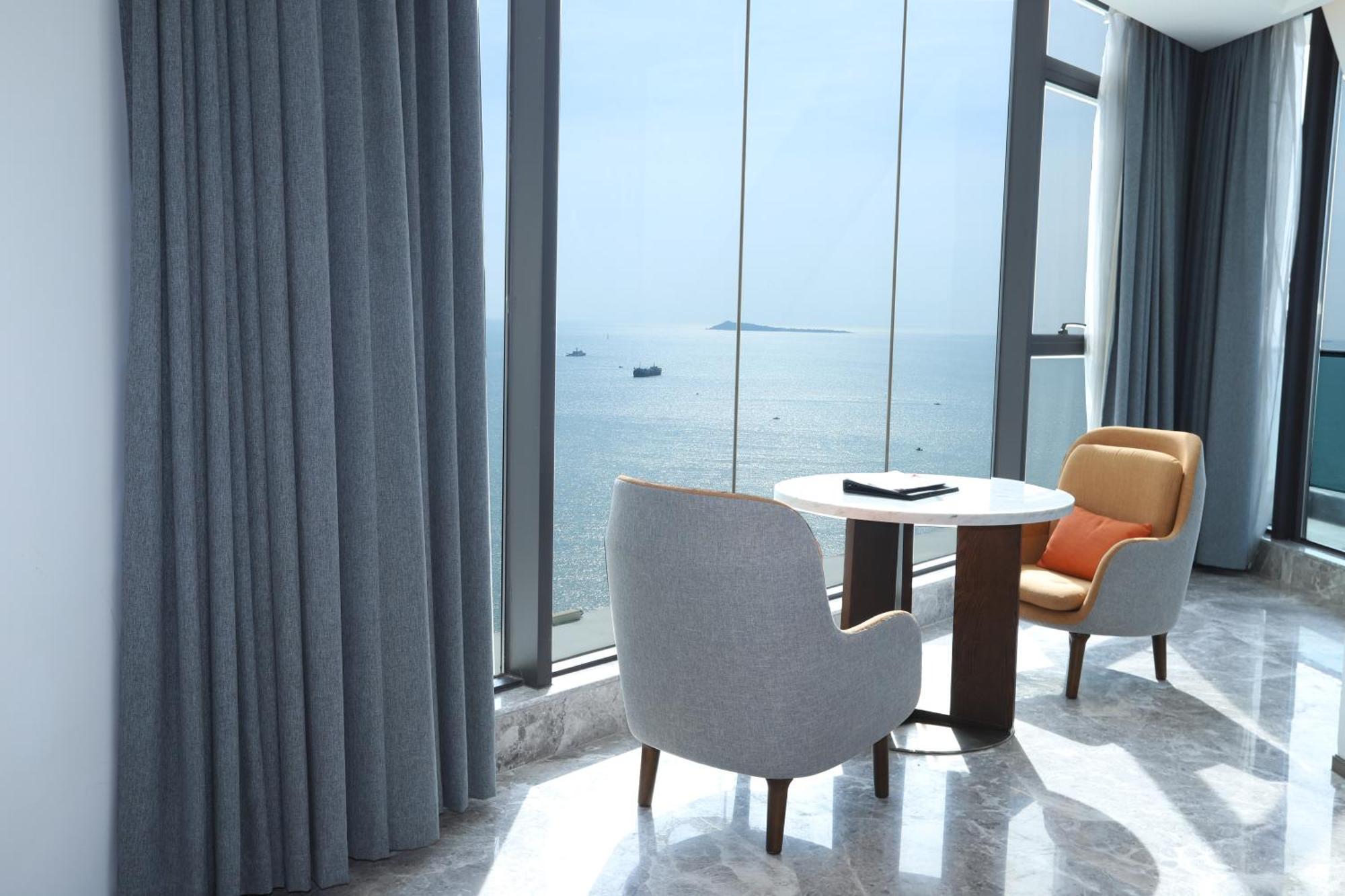 Rock Platinum Sea View Hotel Sanya Exterior photo