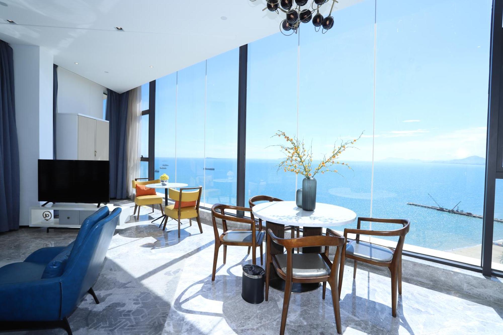 Rock Platinum Sea View Hotel Sanya Exterior photo